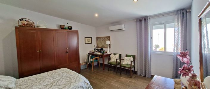 Image No.24-3 Bed Country House for sale