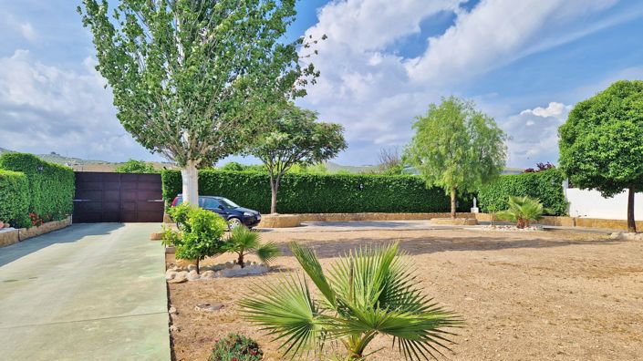 Image No.7-3 Bed Country House for sale