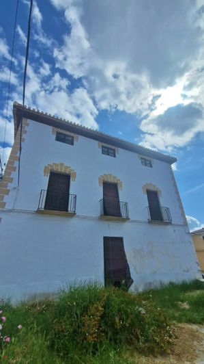 Image No.21-7 Bed Townhouse for sale