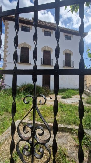 Image No.4-7 Bed Townhouse for sale