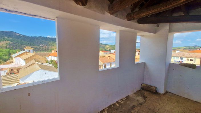 Image No.6-7 Bed Townhouse for sale