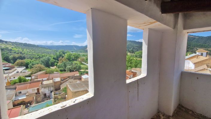 Image No.7-7 Bed Townhouse for sale