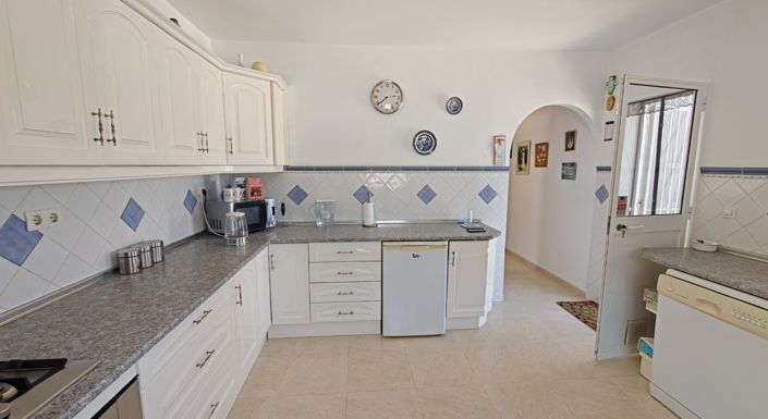 Image No.9-3 Bed Country House for sale