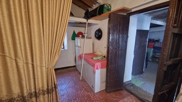Image No.19-3 Bed Country House for sale