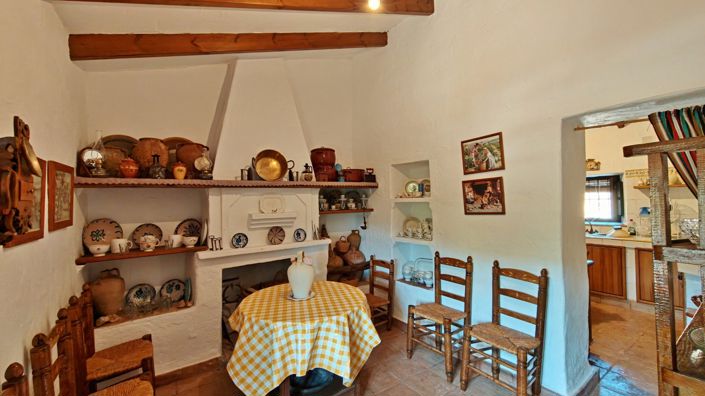 Image No.17-4 Bed Country House for sale
