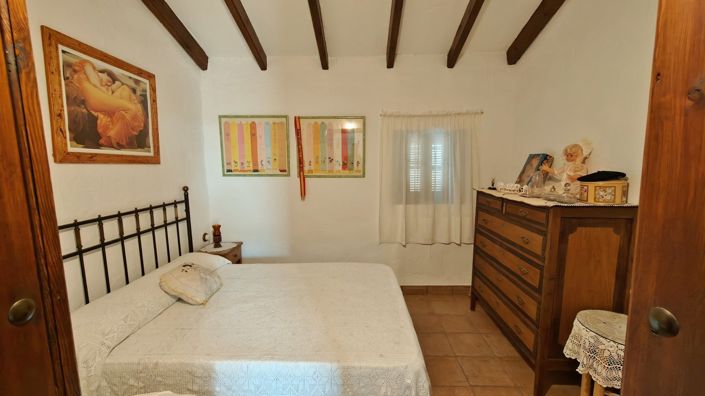 Image No.21-4 Bed Country House for sale