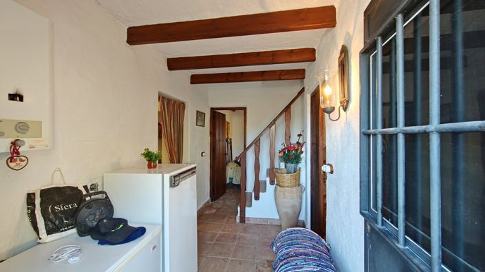 Image No.25-4 Bed Country House for sale