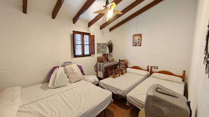 Image No.29-4 Bed Country House for sale