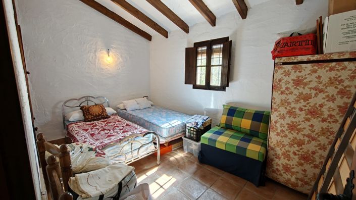 Image No.31-4 Bed Country House for sale
