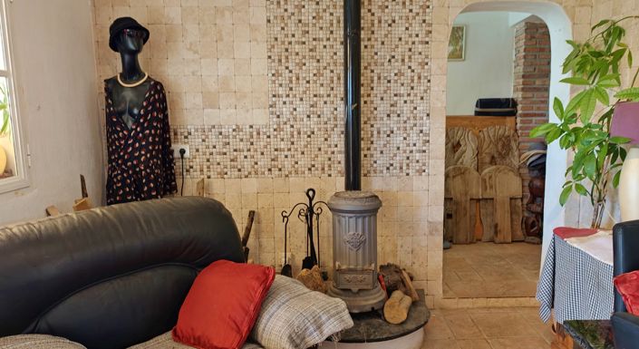 Image No.7-2 Bed Country House for sale