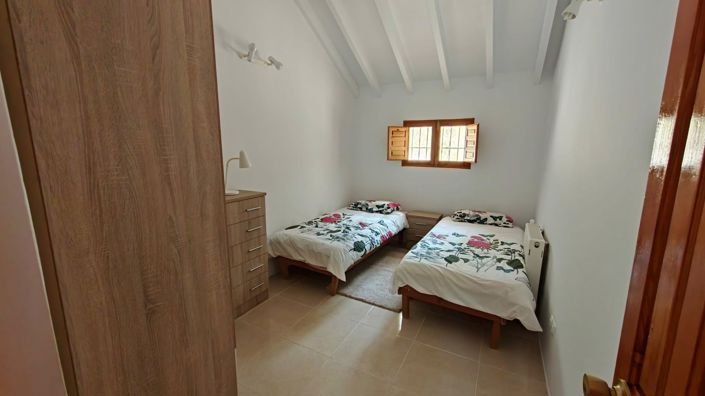 Image No.14-2 Bed Country House for sale