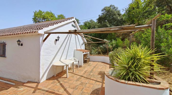 Image No.2-2 Bed Country House for sale