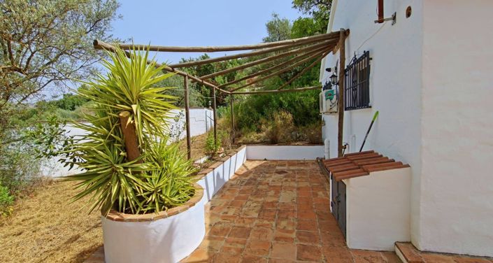 Image No.5-2 Bed Country House for sale