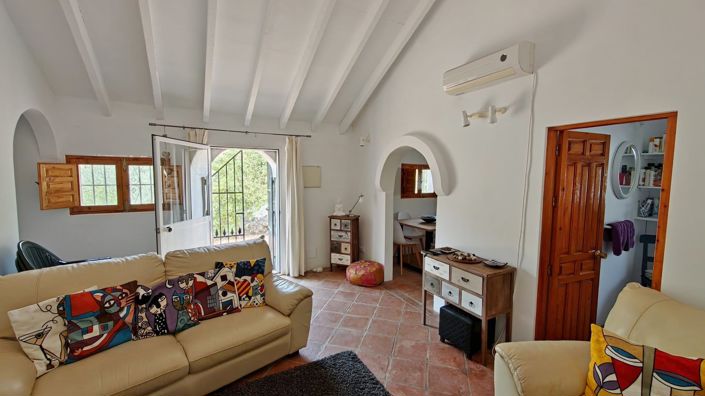 Image No.7-2 Bed Country House for sale