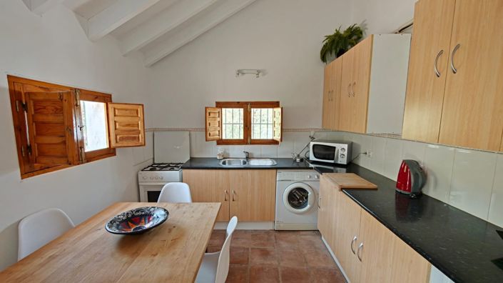 Image No.9-2 Bed Country House for sale
