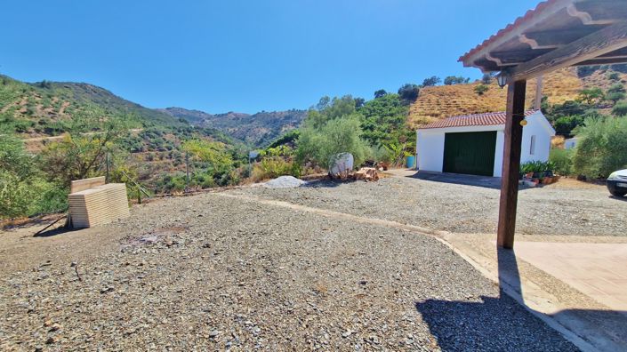 Image No.17-5 Bed Country House for sale