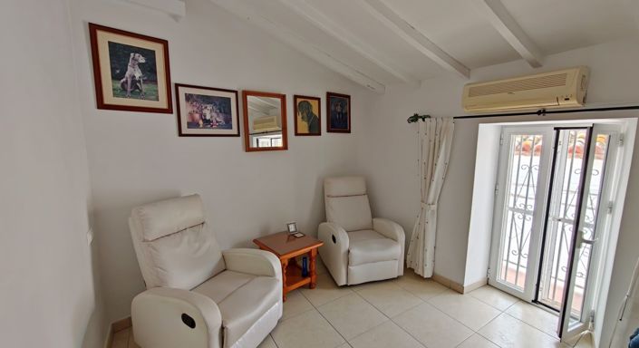 Image No.15-2 Bed Village House for sale