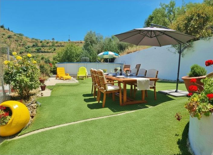 Image No.2-5 Bed Country House for sale