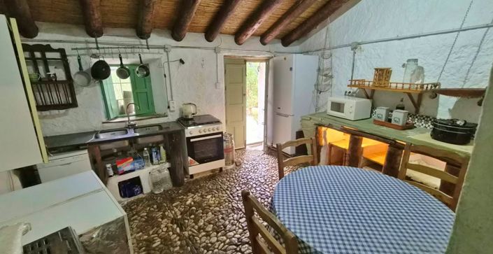Image No.16-2 Bed Country House for sale