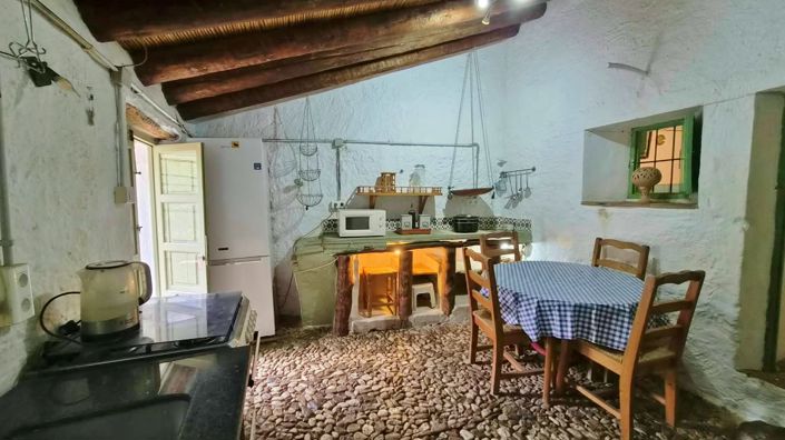 Image No.17-2 Bed Country House for sale