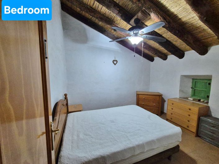 Image No.21-2 Bed Country House for sale