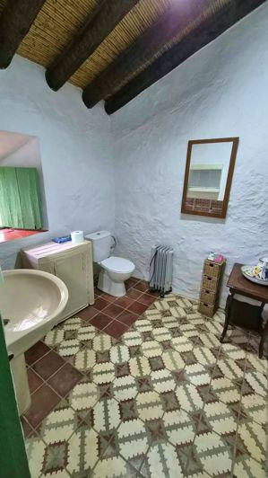 Image No.27-2 Bed Country House for sale
