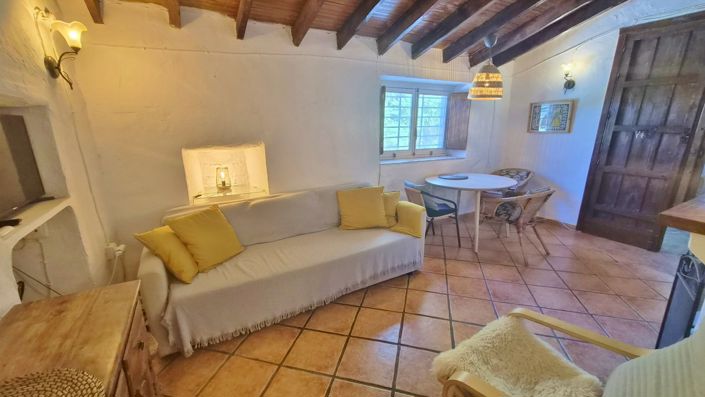 Image No.17-2 Bed Country House for sale