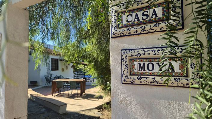 Image No.2-2 Bed Country House for sale