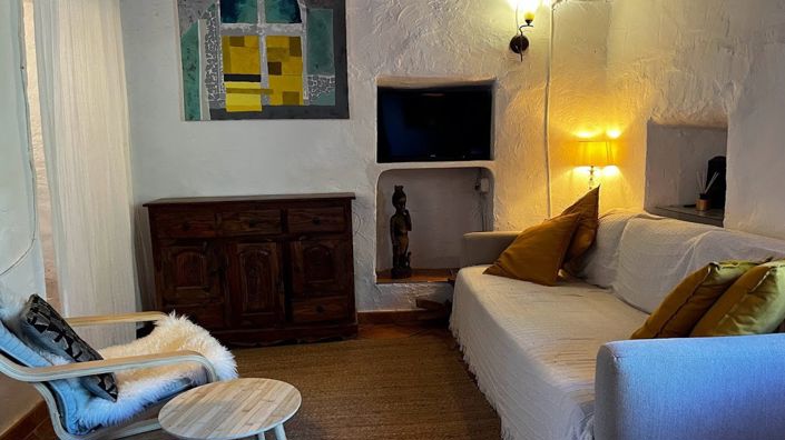 Image No.20-2 Bed Country House for sale