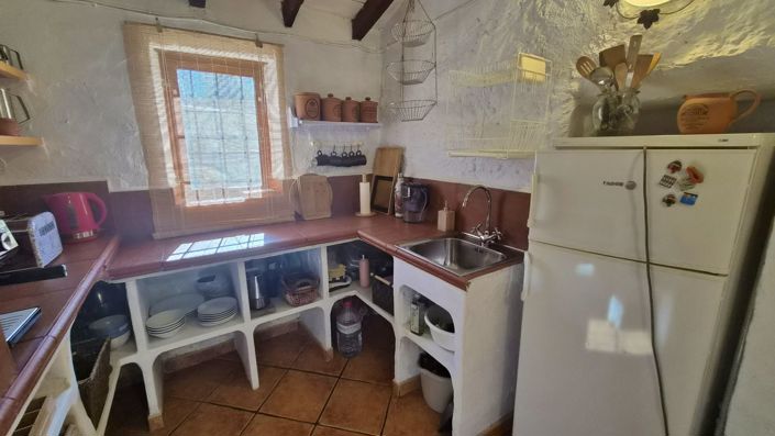 Image No.23-2 Bed Country House for sale