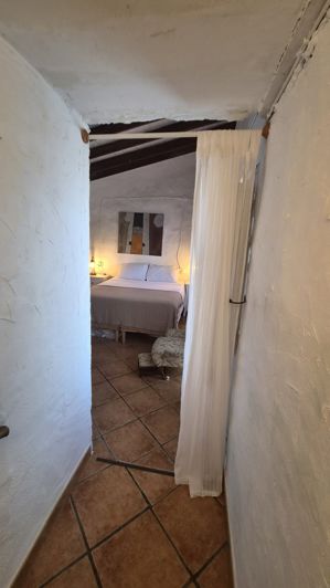 Image No.25-2 Bed Country House for sale