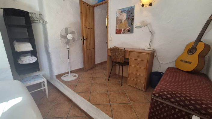 Image No.33-2 Bed Country House for sale