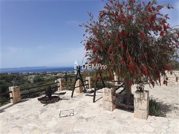 27345-villa-for-sale-in-pomosfull