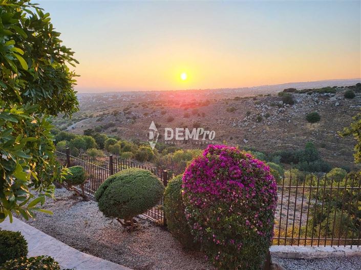 Image No.12-3 Bed Villa for sale