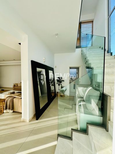 Image No.10-5 Bed Villa for sale