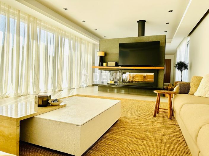 Image No.2-5 Bed Villa for sale