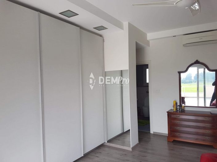 Image No.10-Villa de 5 chambres à vendre à Yeroskipou