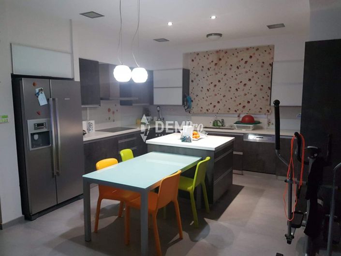 Image No.6-Villa de 5 chambres à vendre à Yeroskipou