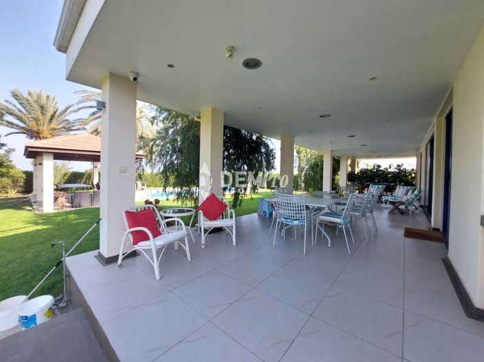 Image No.10-5 Bed Villa for sale