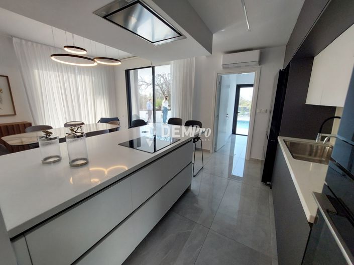 Image No.9-Villa de 4 chambres à vendre à Chlorakas