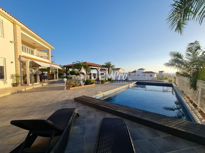 Image No.13-6 Bed Villa for sale