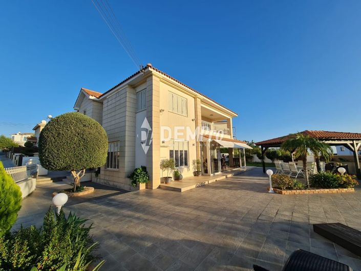 Image No.15-6 Bed Villa for sale