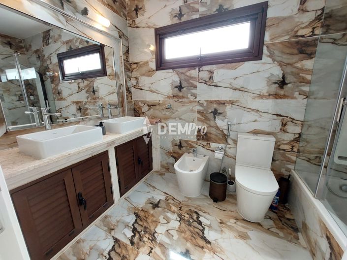 Image No.11-5 Bed Villa for sale