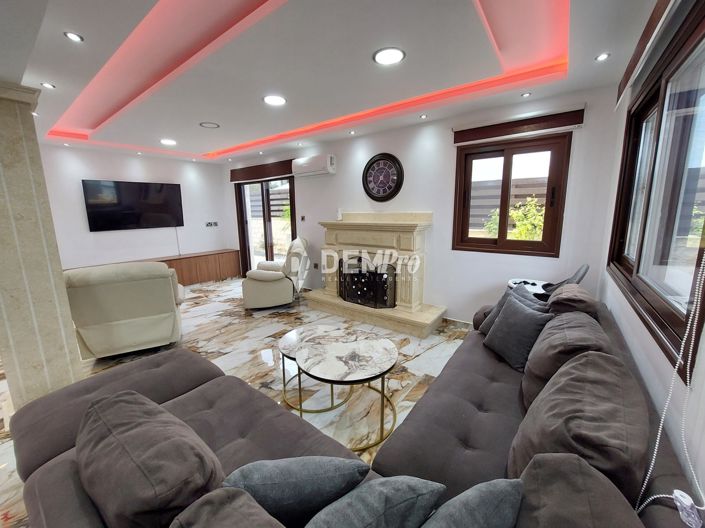 Image No.3-5 Bed Villa for sale