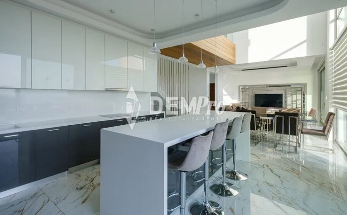 Image No.2-Villa de 4 chambres à vendre à Peyia