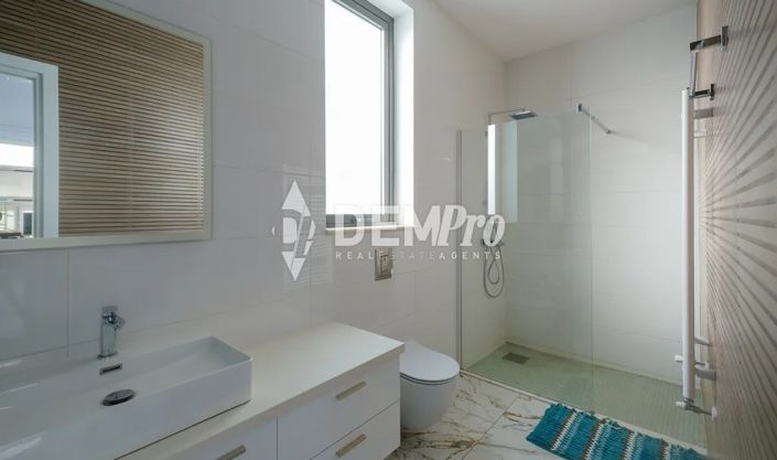 Image No.20-Villa de 4 chambres à vendre à Peyia