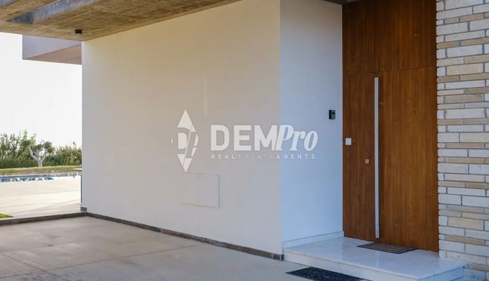 Image No.27-Villa de 4 chambres à vendre à Peyia