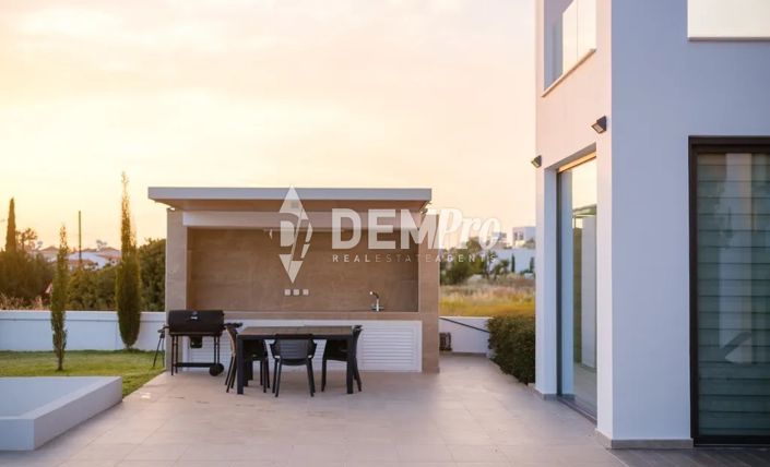 Image No.38-Villa de 4 chambres à vendre à Peyia