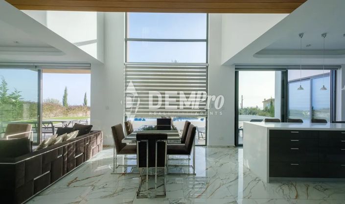 Image No.4-Villa de 4 chambres à vendre à Peyia