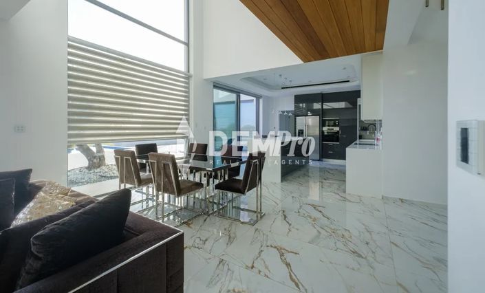 Image No.6-Villa de 4 chambres à vendre à Peyia